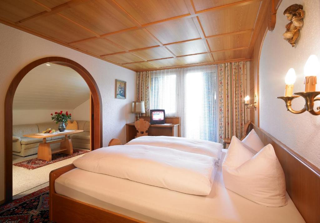 Hotel Montabella Schruns Quarto foto