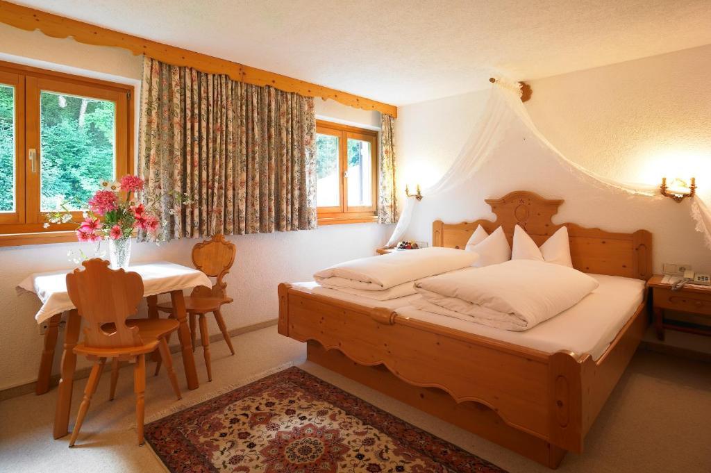 Hotel Montabella Schruns Quarto foto